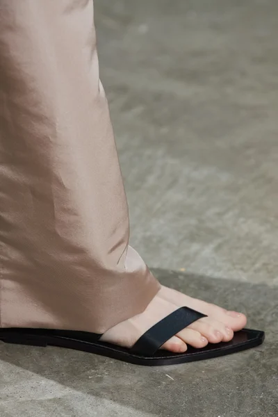 Look 18
